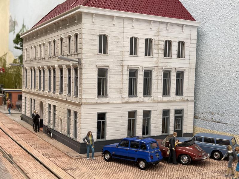 City office, shop or hotel building