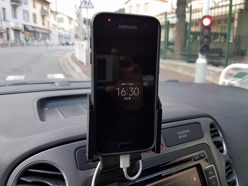 Samsung Galaxy S7 with Spigen Case Car phone Cradle for Brodit Mount