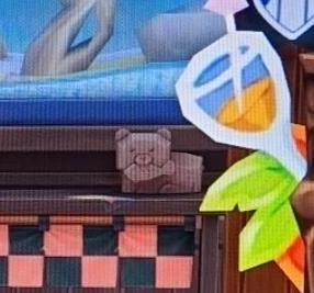 Sims 4 wood pig with fish decoration