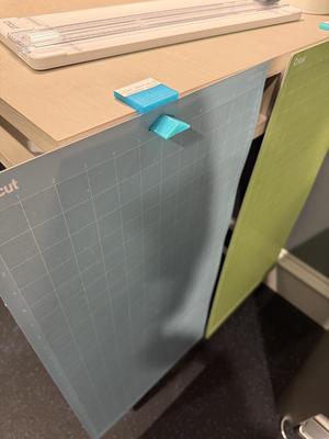 Cricut Adhesive Cut Mat Desk Clamp (Parametric)