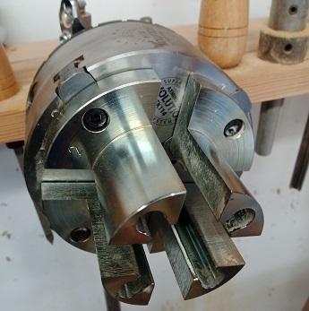M33 Chuck Holder