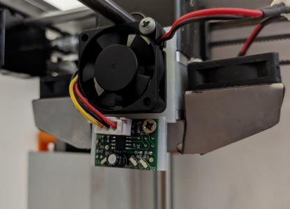 Ultimaker 2 Hotend Fan 30x30mm adapter with mini IR-Sensor leveling sensor