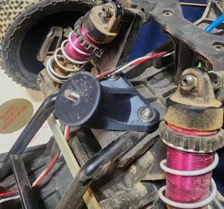 Traxxas modified front nose hold down (Heavy duty)