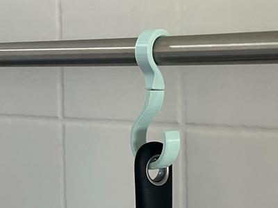 Seahorse-shaped hook
