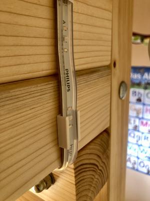 Philips Hue Lightstrip V4 bracket - simple & minimalist