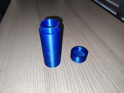 box with screwed cup