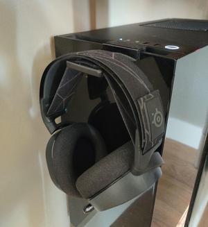 NZXT S340 headphone hanger