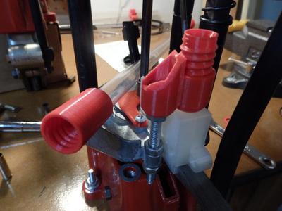 Lee Threaded Single Case Feed and Funnel
