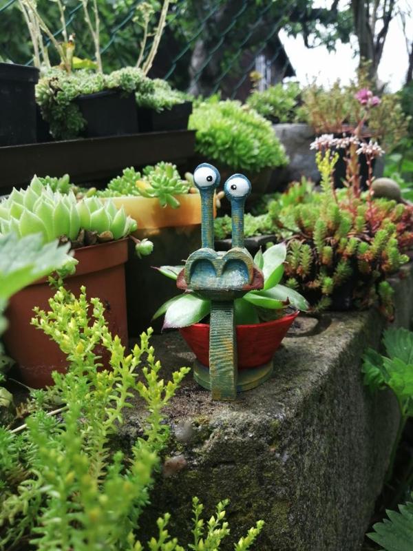 Snail flowerpot
