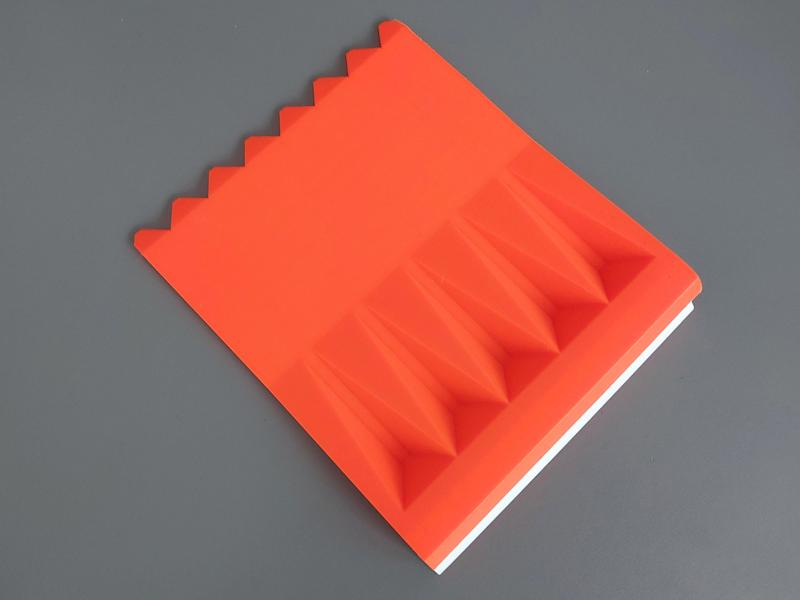 Ice scraper with replaceable blade