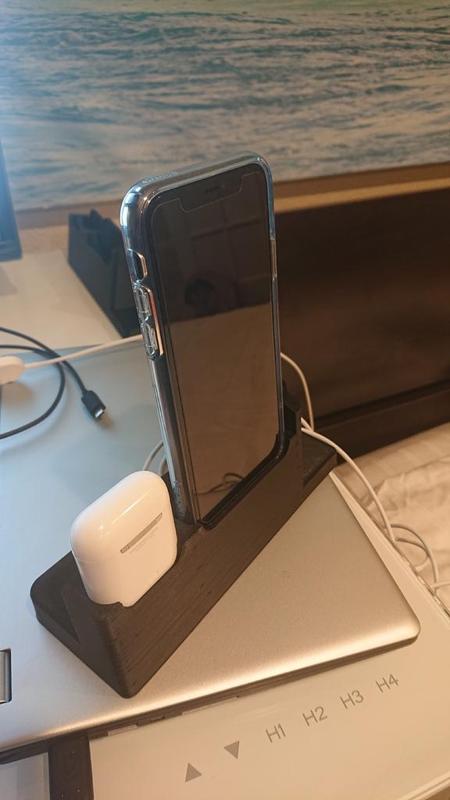 iPhone 11 Ultimate dock (case compatible)