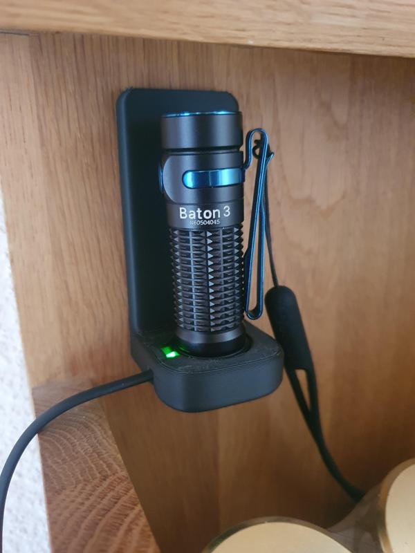 Olight Baton 3 stand