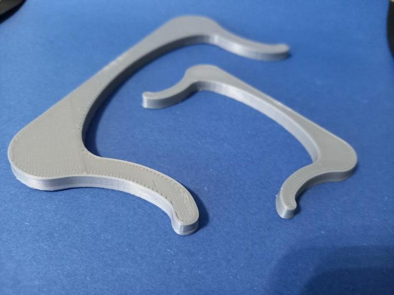 Tool for making cotton pompoms