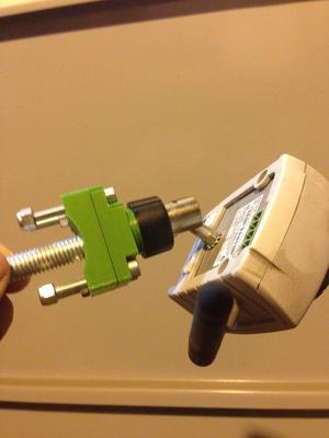 Surveillance camera Axis 207 support