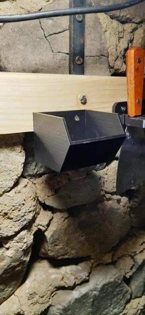 Fixable screw box