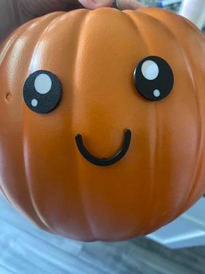 Cute pumpkin eyes and smile push-in accessory