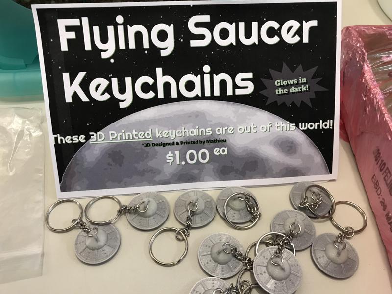 UFO Keychains (Multicolor/Multimaterial)