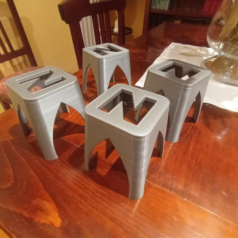 Extremely resistant support for painting and pouring. Stackable