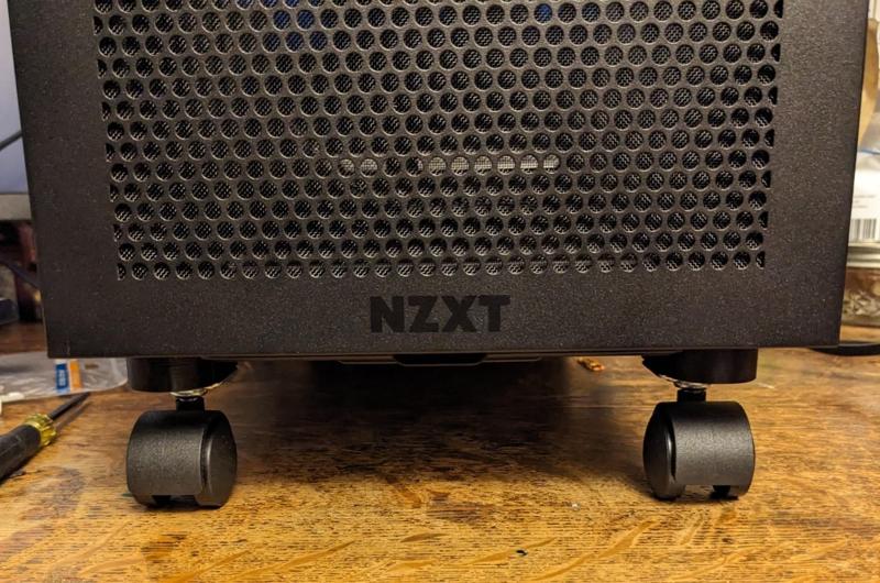 Caster foot for NZXT H7 Flow case