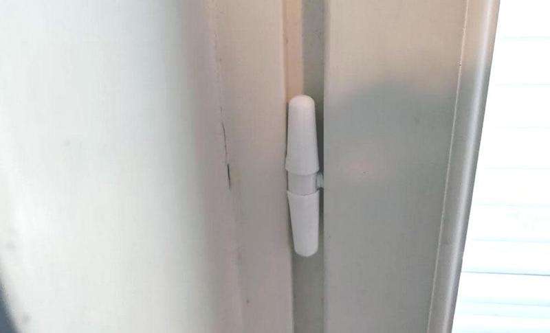 Tiivi pre-2015 window hinge cap (OpenSCAD)