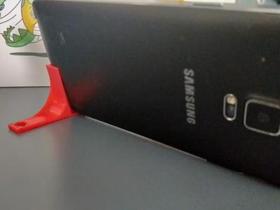 Simple Keychain Phone Stand