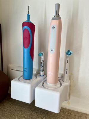 Oral B tandenborstelhouder voor stopcontact | Dutch Oral B Toothbrushholder for outlet socket