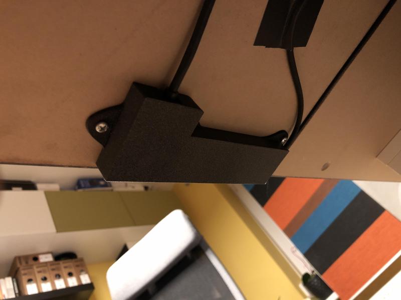 table case for USB hub and SD-card reader