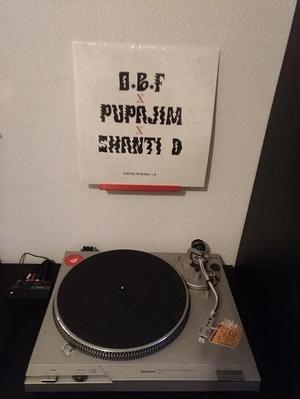 Vinyl record wall bracket