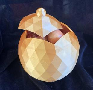 Faceted bowl with lid