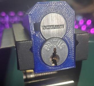 LFIC Plug Holder