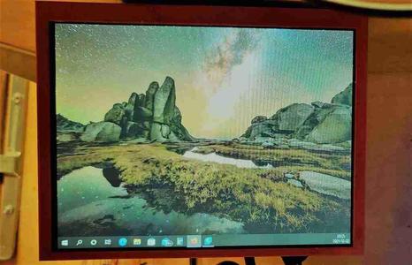 IPAD 2 LCD screen holder