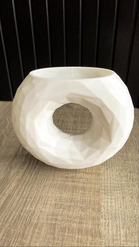 lowpoly vase