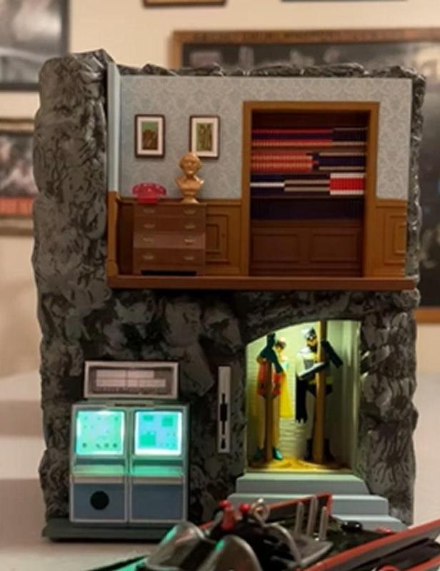 Batcave batman vintage diorama series