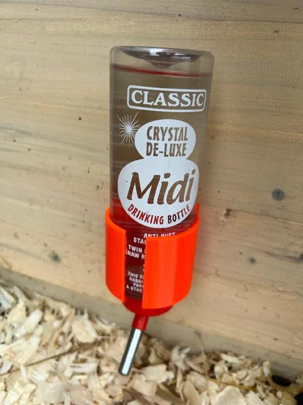 Drink bottle holder for pets   