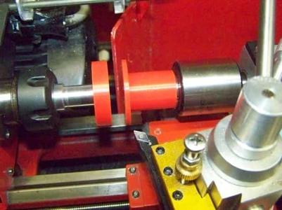 Life pressure plate (thrust bearing) for a lathe