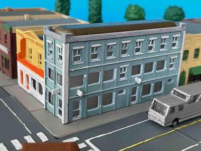Town building US 11 - commercial corner building (z-scale)