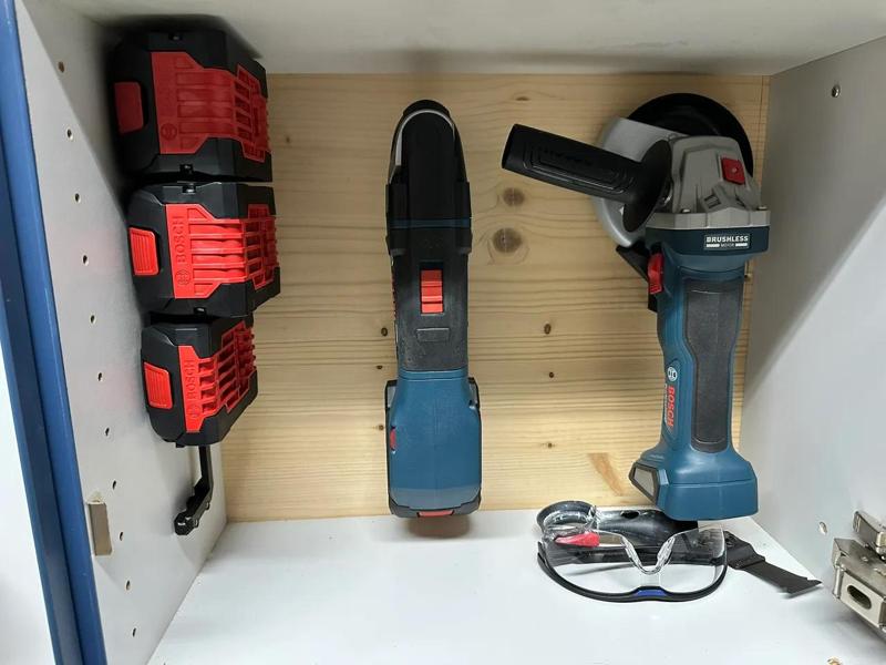 BOSCH GOP 18V wall mount + source   