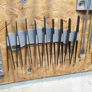 Wall mounted ESD tweezer ser bracket