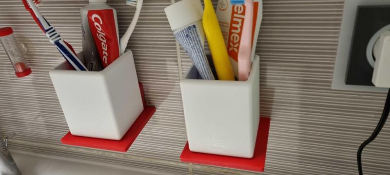 Bathroom tumbler & holder (wall-mounted)