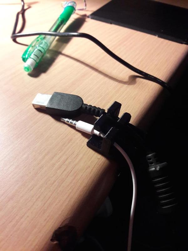 Table Top Cable Clip