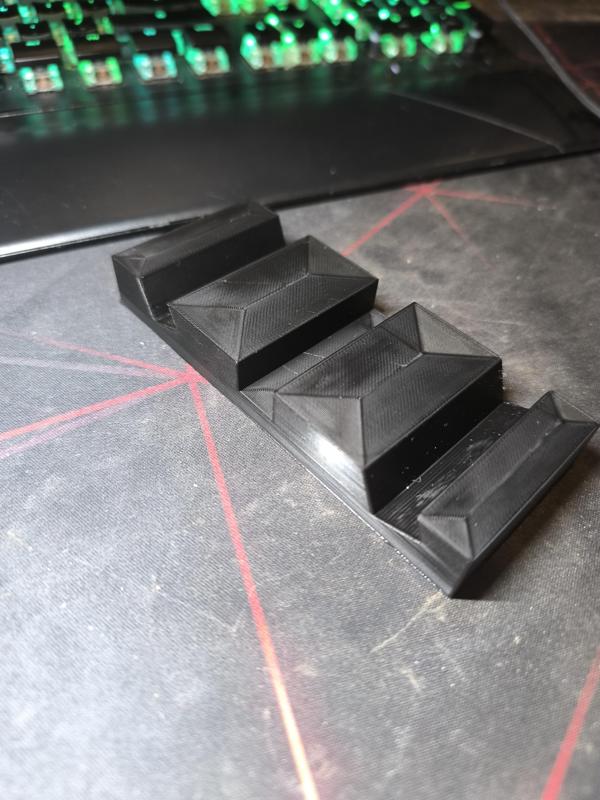 phone holder / phone stand