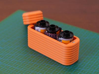 SnapCase Blob Magnetic Film Case