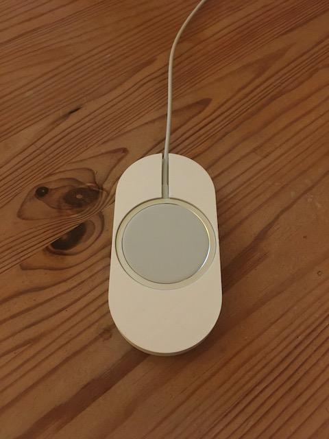 Nokia Fatboy Pillow MagSafe Adapter