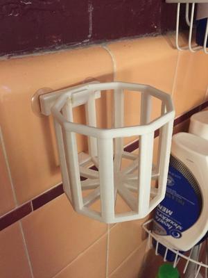 Shower cup / beer holder