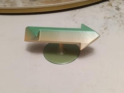 Arrow with one direction - Illusion (with stand)