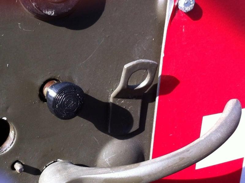 Pinzgauer door latch knob