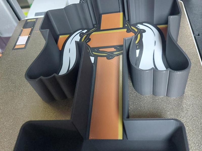 cross-shaped lightbox