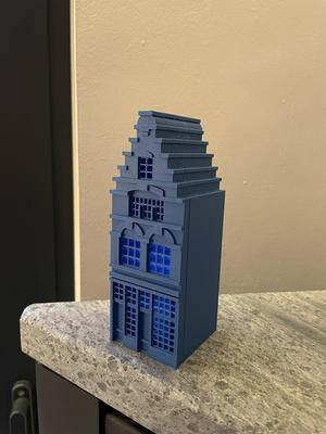 Amsterdam Canal House – Delftware Vibes, But Make It Glow 💙✨