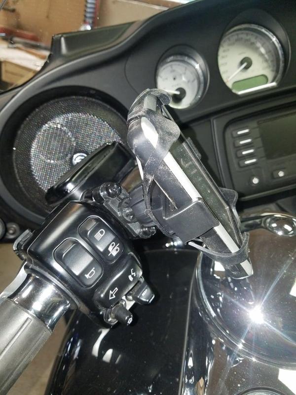 2014 Street Glide Phone Mount 