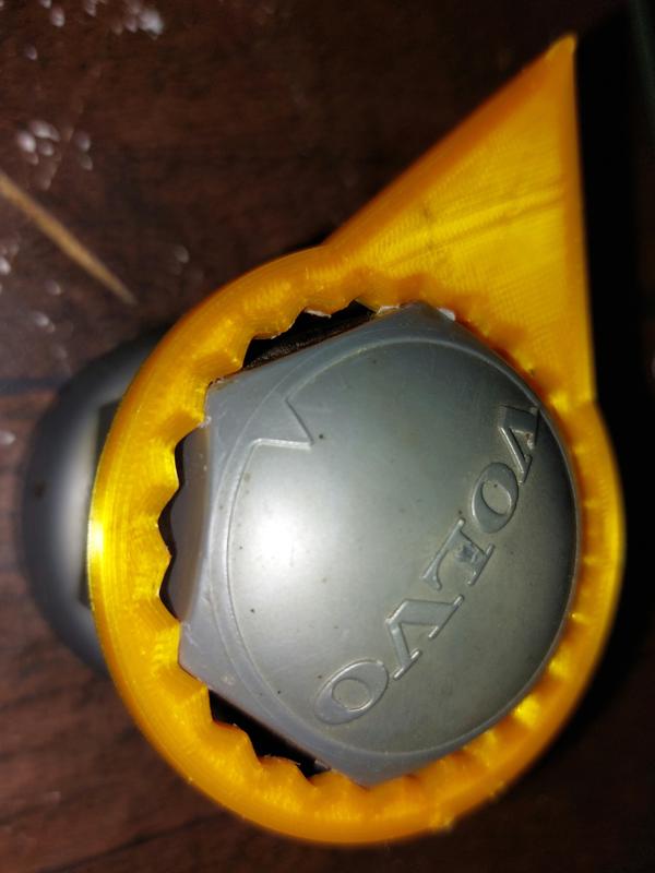 czmions nut tightening indicators on covers.